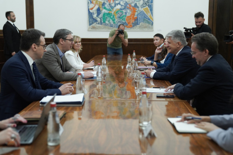Vučić se sastao s pomoćnikom generalnog sekretara UN za Evropu, Centralnu Aziju i Ameriku (FOTO)