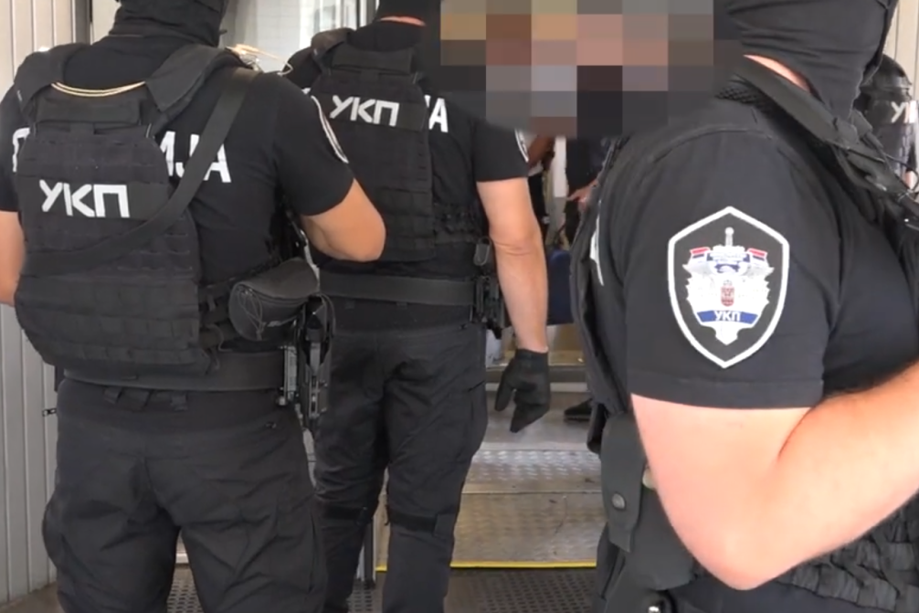 Eksplozivom htreli da raznesu metu na Ubu: Sprečila ih beogradska policija, dvojica uhapšena, za jednim se traga!
