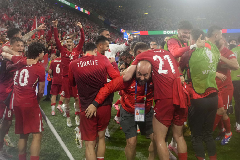 Kakav fudbal: Turska pobedila posle velike drame - prštalo u Dortmundu