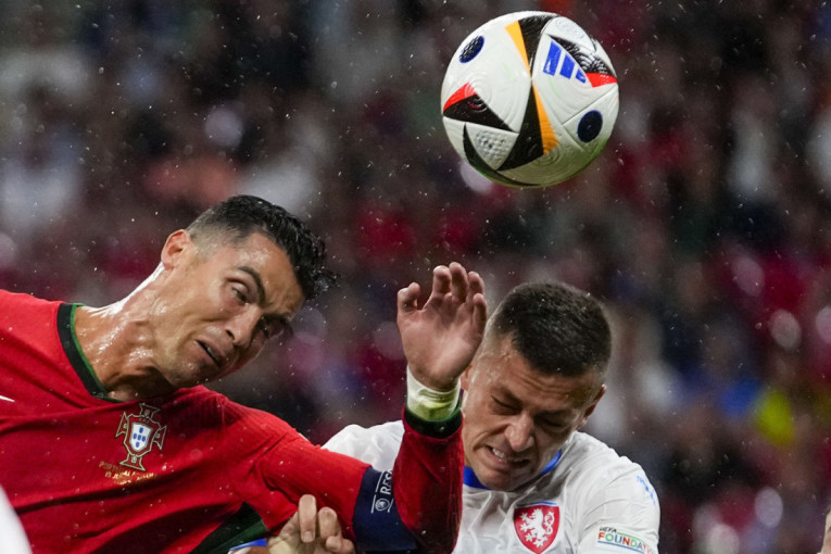 Portugal - Češka: Ronaldo promašio zicer, napadi ne prestaju!