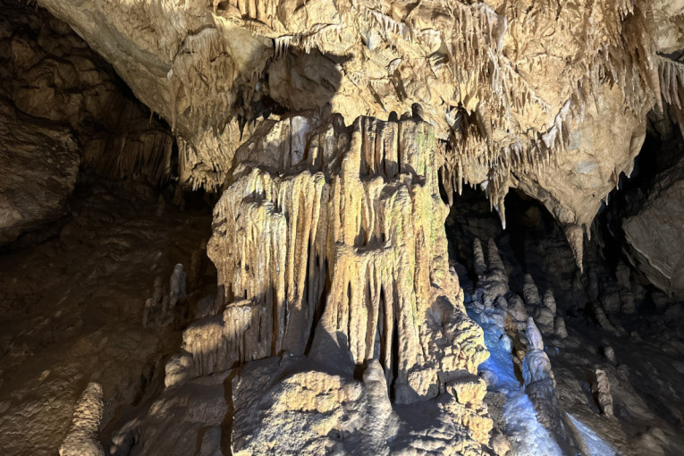 Čudo prirode u srcu Srbije: Pećina sa džinovskim ustima krije tajnu koju niko nije očekivao!