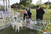 Putin odlikovan ordenom Kim Il Sunga, na poklon dobio i dva posebna psa (FOTO)