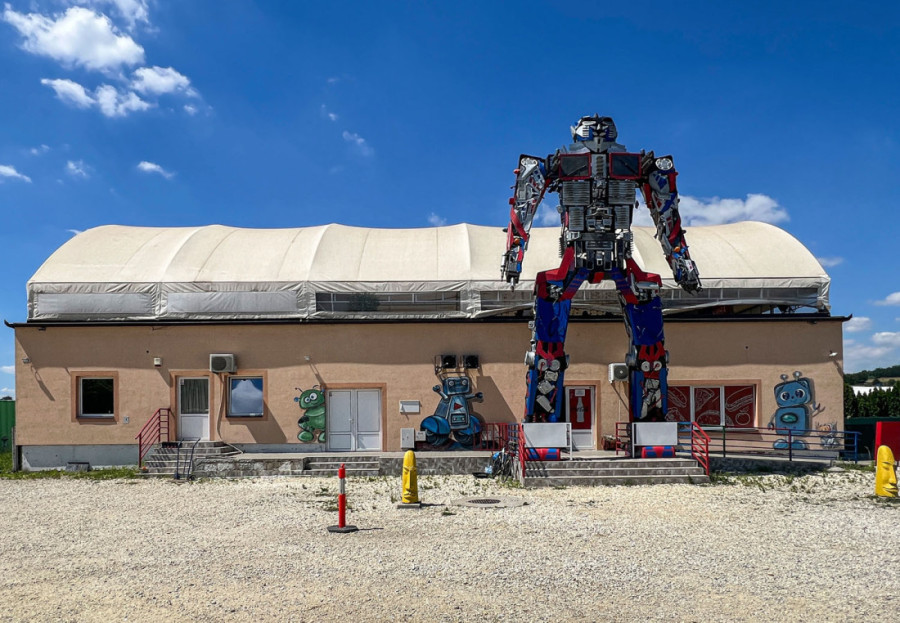 Vratili smo se u detinjstvo! Dan za pamćenje: Izgubili smo se u najvećem lavirintu Evrope i pronašli beskrajnu zabavu! (FOTO/VIDEO)