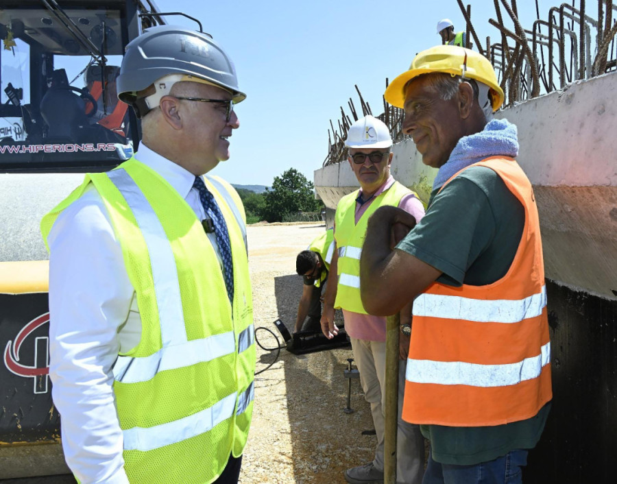 Brza saobraćajnica Iverak - Lajkovac u završnoj fazi: Vesić- gotova u septembru, najkasnije oktobru (FOTO)
