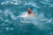 Srpsku pevačicu muž gurnuo sa broda, nije znala šta ju je snašlo! Kamere sve zabeležile (VIDEO)