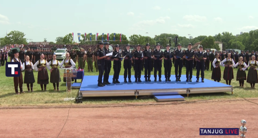Himna patriotizma orila se Makišom! Od predaka ne dam groba, krv naša nije roba: Ovo su reči cele pesme