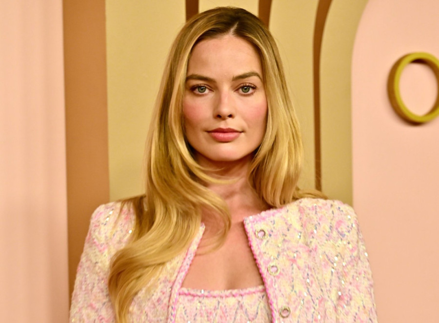 "Upucajte direktorku kastinga": Ne stišava se haos oko Margo Robi i Džejkoba Elordija u "Orkanskim visovima"