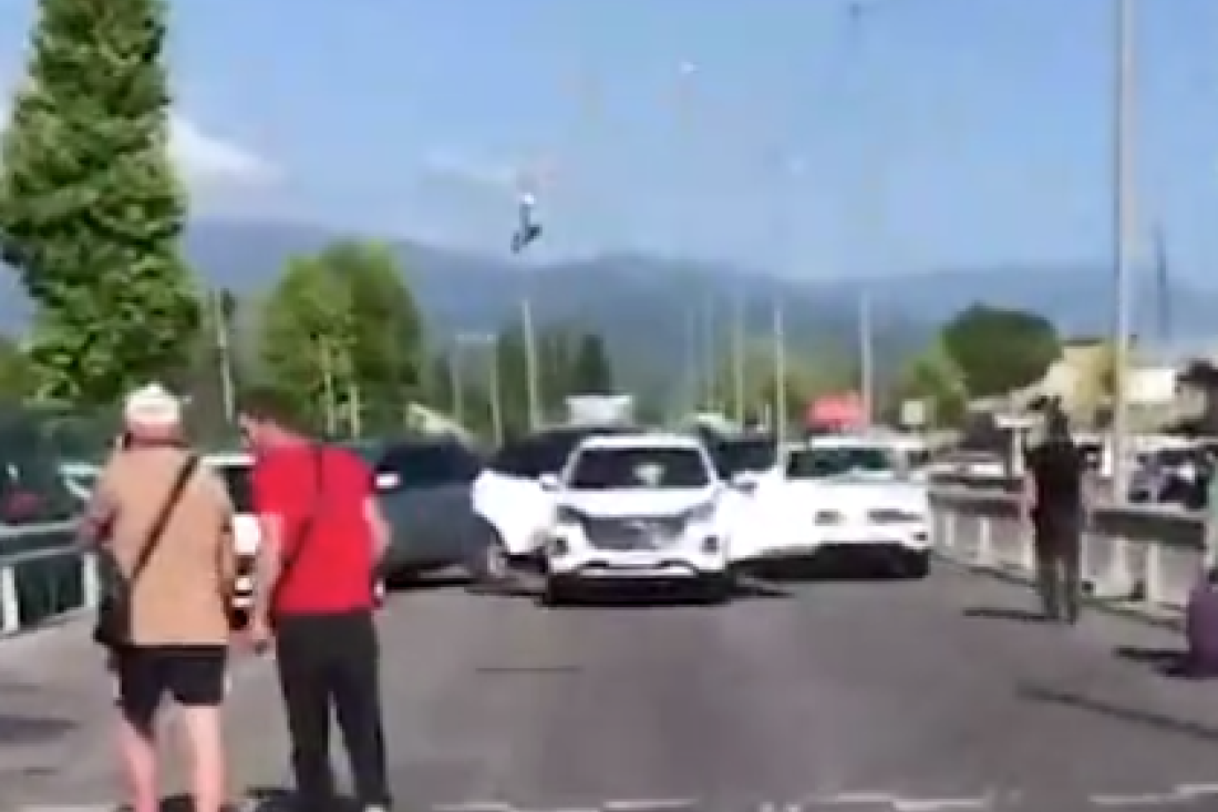 Novi teroristički napad na ruskoj granici! Jedna osoba poginula, 3 povređene, opšti haos na ulicama Abhazije (VIDEO)