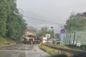 Jako nevreme napravilo haos u Prijepolju i Priboju: Izlili se bujični potoci na puteve, mehanizacija hitno poslata na teren