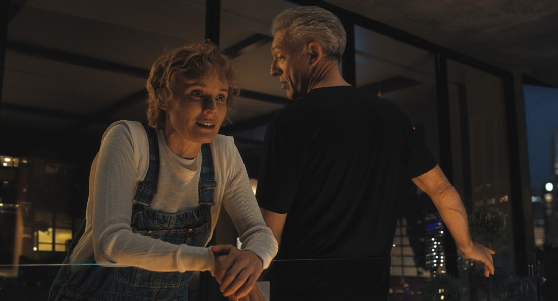 "Prestravljen sam od pomisli da ću umreti": Vensan Kasel u filmu "Pokrov" eksperimentiše sa veštačkom inteligencijom (FOTO/VIDEO)