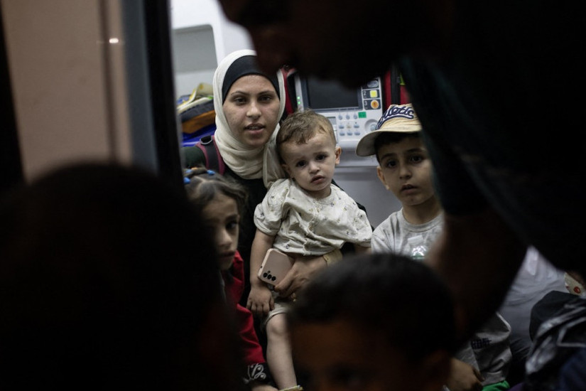 Emotivne scene obišle svet! Teško bolesna deca iz Gaze idu na lečenje, strašni rat im je stopirao život (VIDEO)