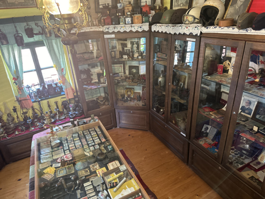 Saša u Zlakusi napravio jedinstven muzej: Obilaze ga naši đaci, ali i Indonežani i Japanci (FOTO)