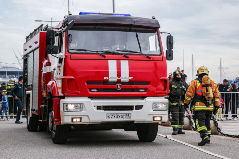 Dve osobe poginule u požaru kod Moskve: Na terenu 12 ekipa Hitne pomoći (VIDEO)