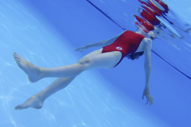 Roditelji, pre odlaska na odmor obavezno proverite deci kupaće kostime: Možete im tako spasti život