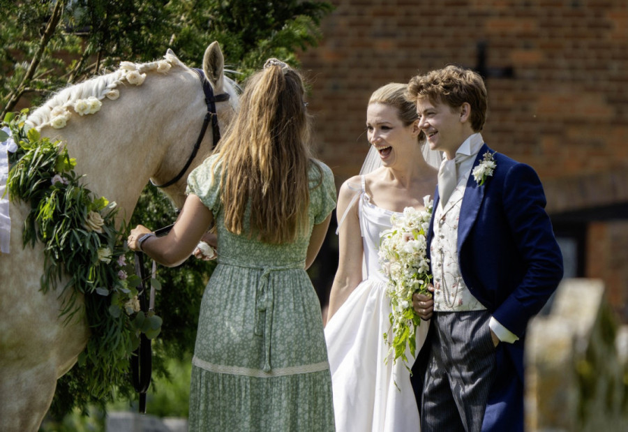 Simpatični klinac iz „U stvari ljubav" izgovorio sudbonosno „da" bivšoj Ilona Maska: Konj im bio deveruša!