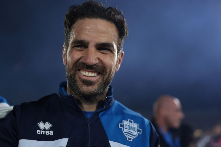 Komo i Fabregas se ne šale: Prekaljani napadač potpisao za novog člana Serije A!