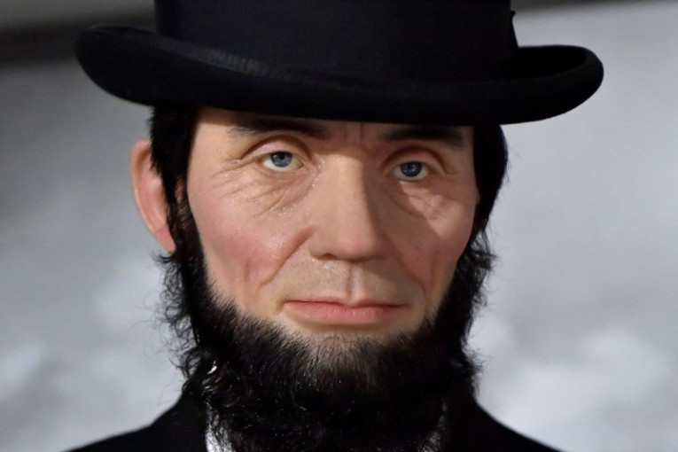 Voštana figura Abrahama Linkolna otopila se zbog velike vrućine