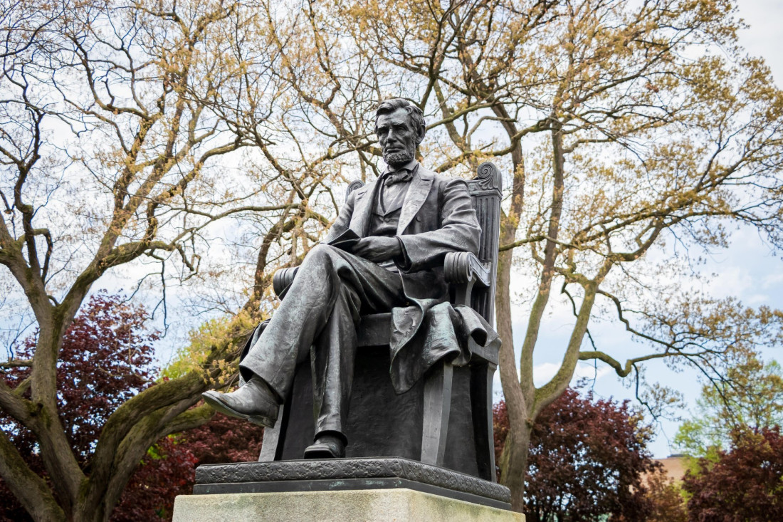 Abraham Linkoln je spavao sa više muškaraca nego žena: Šokantan dokumentarac otkriva skandalozne tajne (VIDEO)