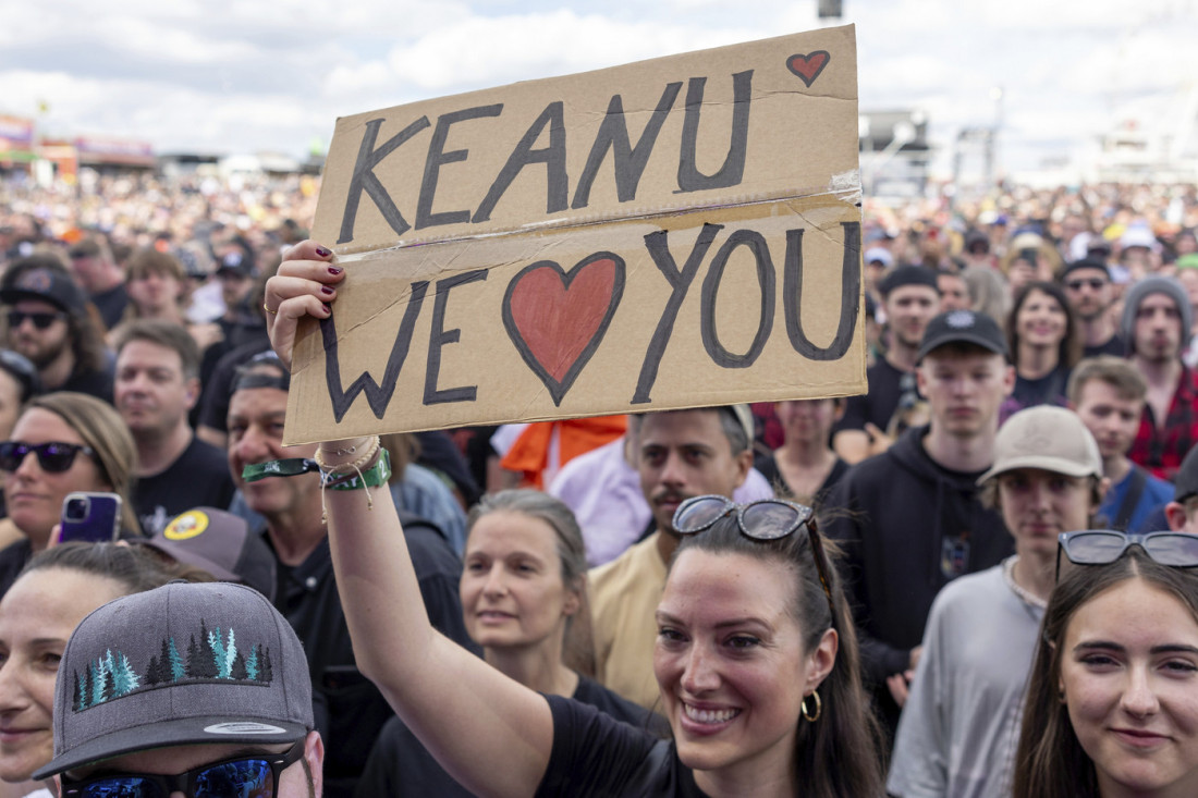 Kijanu Rivs stigao u Srbiju! Svi bi želeli da ga vide: Sveštenstvo Hrama Svetog Save ga pozvalo u goste