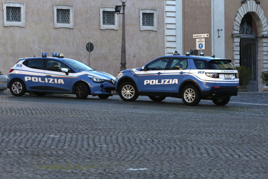 Učenik preminuo nakon napada nožem u srednjoj školi! Horor u Italiji