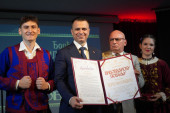 Ministru Milićeviću uručena "Vidovdanska povelja" za izuzetne zasluge i predan rad (FOTO)