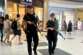 Policija sa dugim cevima i u tržnim centrima: Crveni nivo bezbednosti protiv terorizma! (FOTO)