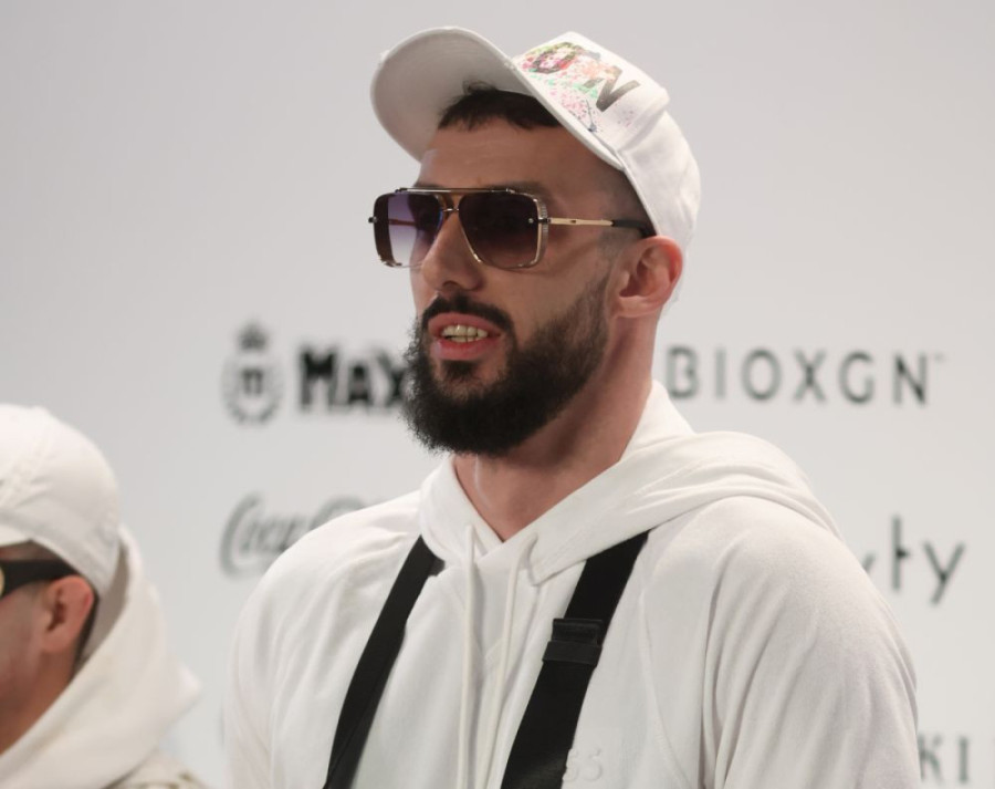 Prvo Đeksonovo oglašavanje nakon što su mu uništena kola na Novom Beogradu! (FOTO)