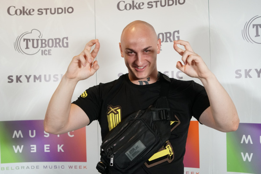 "Ako se mojoj ćerki bude sviđalo da joj neko pljuje u usta, neka pljuje": Nova izjava Desingerice će razbesneti mnoge