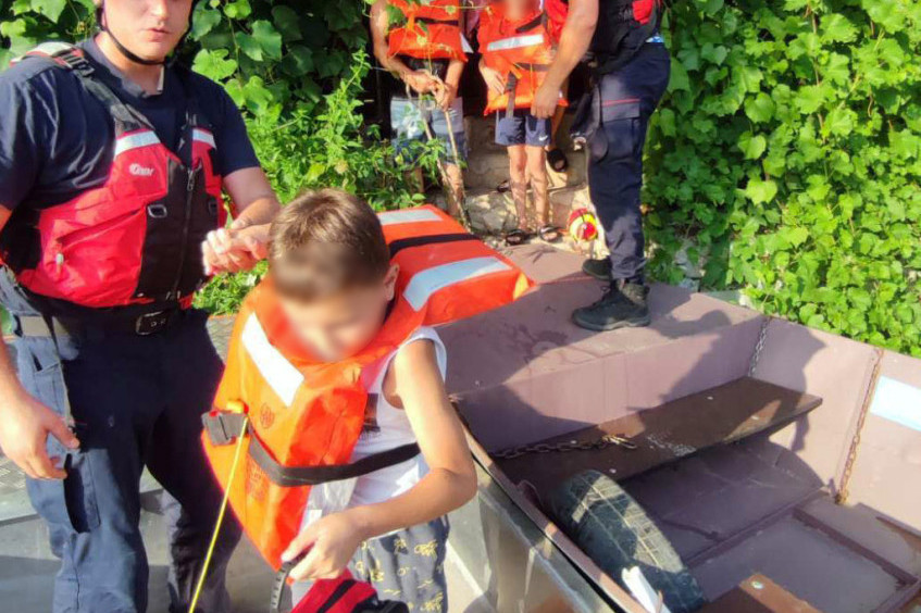 Ovako je teklo spasavanje sedam osoba na jezeru kod Čačka: MUP objavio fotografije (FOTO)