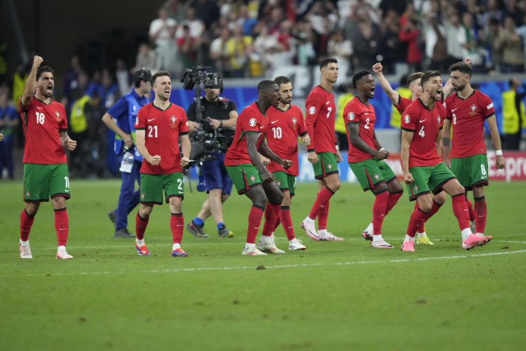 Portugal sa penala do četvrtfinala! Slovenija rasplakala Ronalda! (FOTO)
