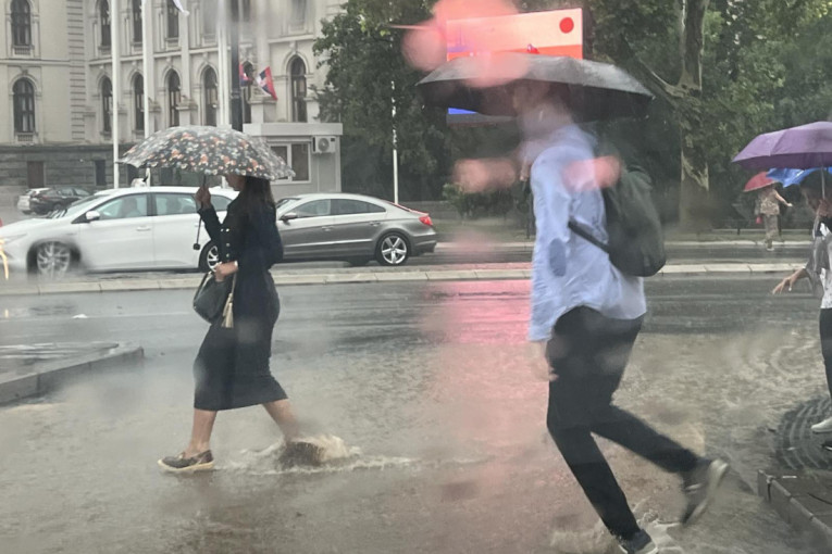 "Bacićemo ga svinjama!" Stanare jedne zgrade u Šapcu danas sačekala jeziva poruka na ulazu!