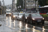 Nevreme se sručilo na ovaj srpski grad, pljuskovi otežali saobraćaj (VIDEO)