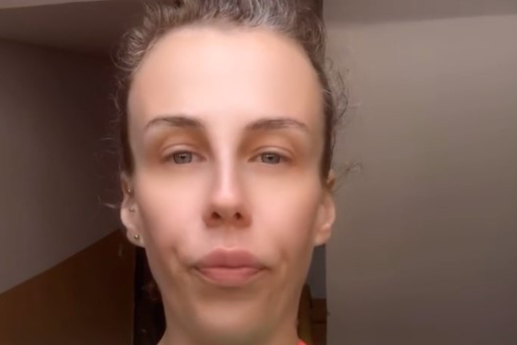 "Nisam imala para za čizme i knjige!" Voditeljka se prisetila odrastanja: Ne mogu da izbijem tu sliku!