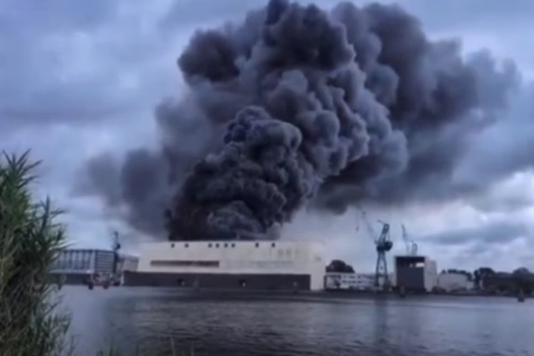 Požar u brodogradilištu gasilo 400 vatrogasaca, intervencija trajala 20 sati, šteta se meri u milionima evra (VIDEO)