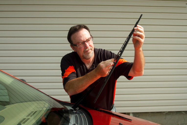 Uštedite novac, ali i vreme: Tri stvari na automobilu koje možete sami da uradite