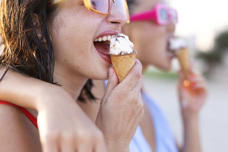 Kao šilo u čelo: Oslobodite se "smrzavanja mozga" kad jedete sladoled u samo nekoliko koraka