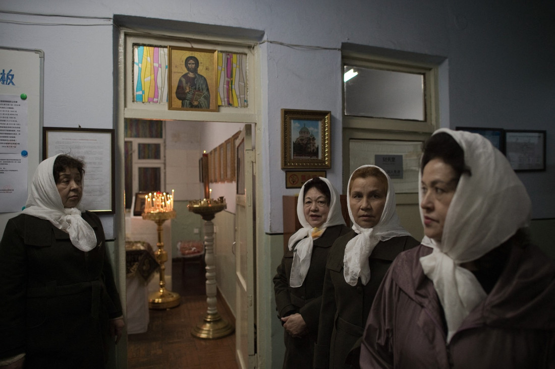 Kineze u Srbiji učimo pravoslavlju: Srpska pravoslavna crkva štampala molitve na kineskom zbog sve većeg interesovanja za našu veru