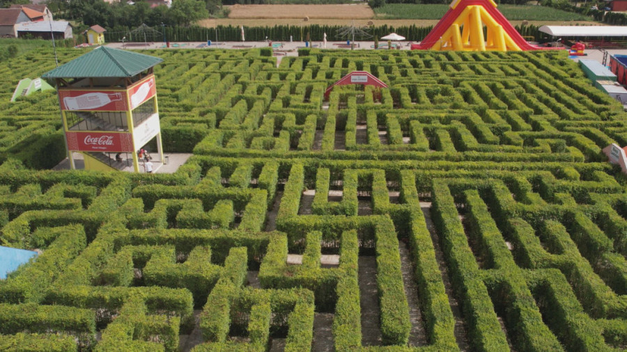 U srcu Srbije smestio se lavirint sa stazom najdužom u Evropi: Ovo je jedna od najpopularnijih turističkih atrakcija u regionu (FOTO)