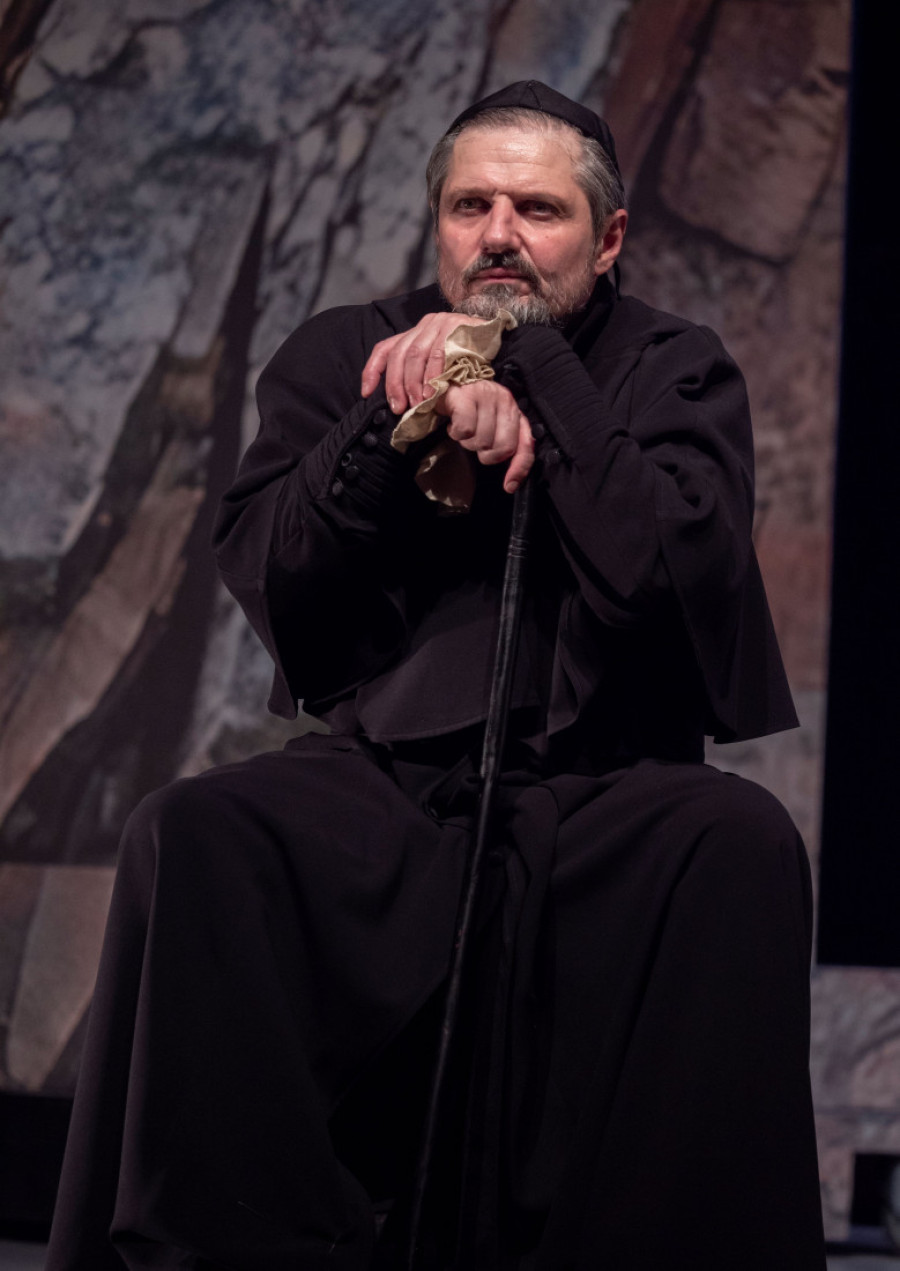 Nebojša Dugalić je "Natpop Kojović": Istinita priča o jednom posebnom plemiću na otvaranju festivala Grad teatar Budva (FOTO)