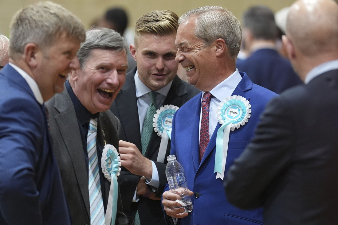 Tektonske promene! Pre godinu i po premijerka, a sada šok - Liz Tras ispala i iz parlamenta! Ali zato Faraž ulazi (VIDEO)