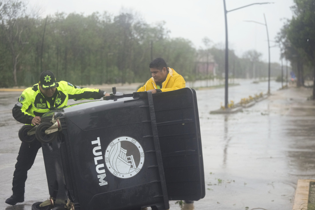 Uragan Beril pogodio obalu Jukatana: Obilne padavine u Tulumu, nema ni struje