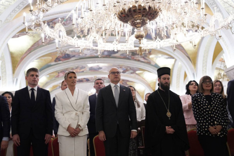 Vučević na dodeli ordena majkama sa troje i više dece: Demografija ključ svega (FOTO)