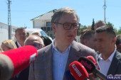 Vučić nakon obilaska EXPO sa radnicima na ručku: Ponosan sam na vas i na našu Srbiju! (FOTO)