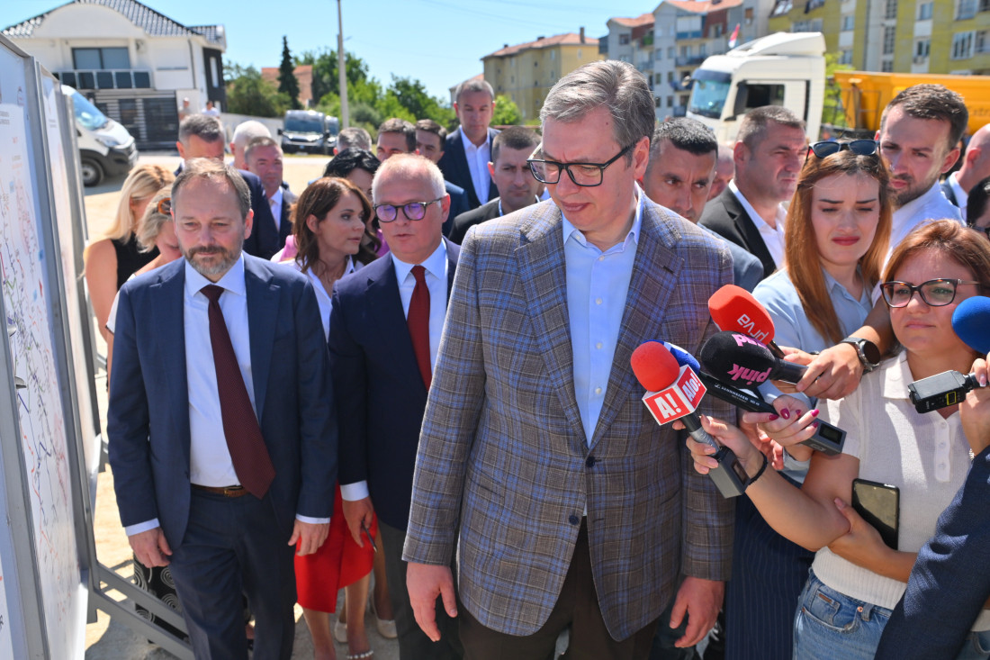 Vučić na ceremoniji početka izgradnje železničke obilaznice oko Niša: Ovde se danas piše istorija, menjamo lice Srbije! (FOTO/VIDEO)