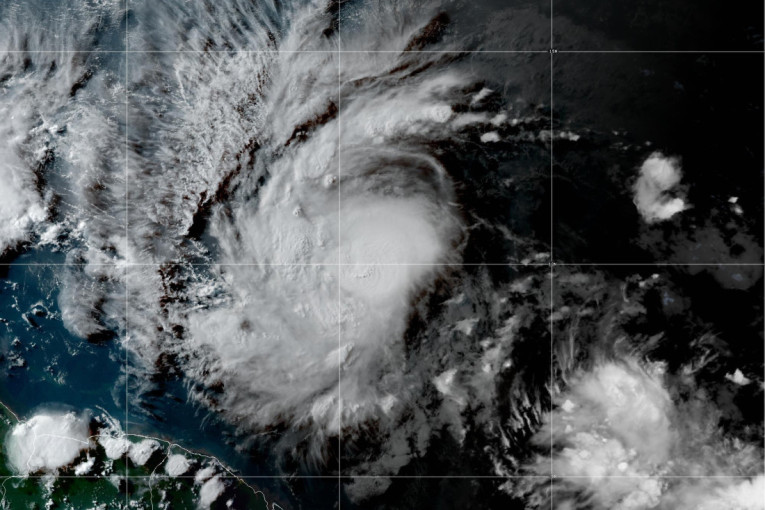 Jeziva oluja u Njujorku: Dve tinejdžerke nastradale u okeanu