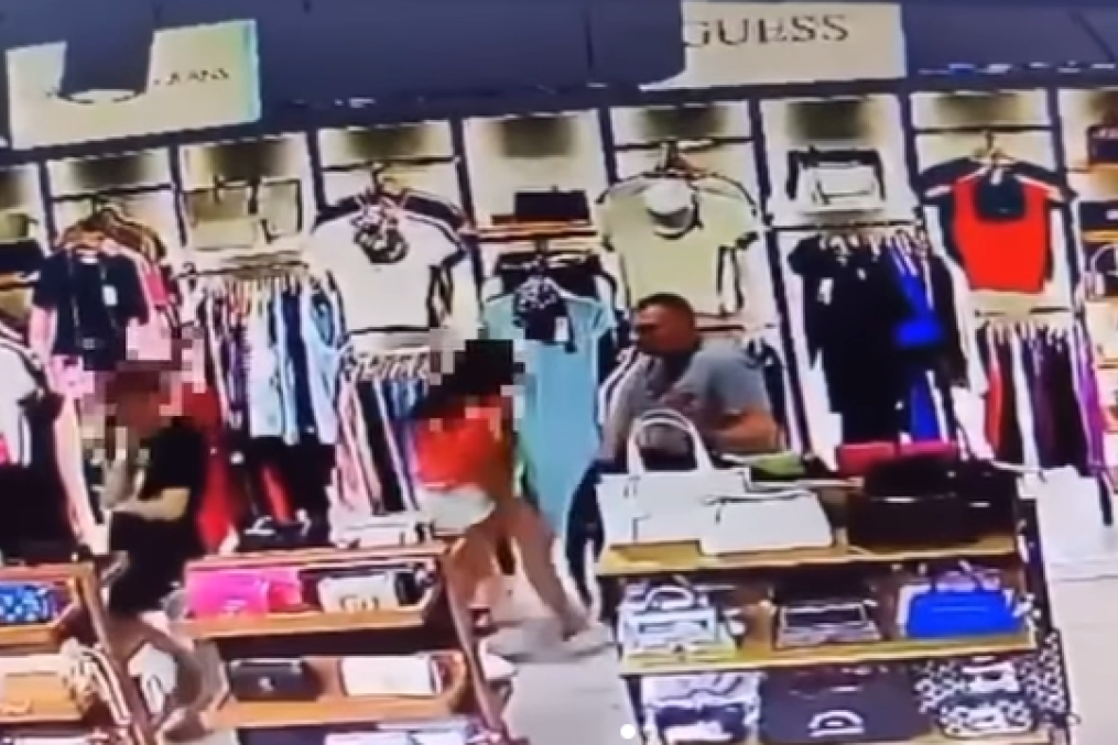 "Razumem krađu hrane, ali porodično krađu skupih brendova...": Snimak iz tržnog centra u Beogradu izazvao bes javnosti (VIDEO)