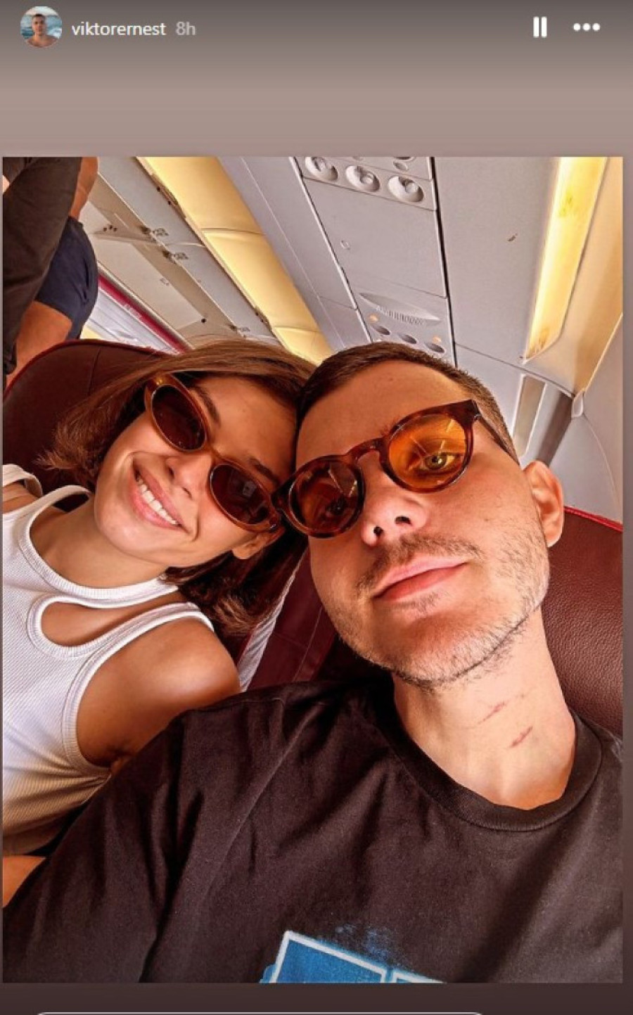 Viktor Živojinović raskinuo sa Sofijom! Lepa Brena reagovala emotivno na krah ljubavi!