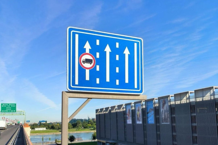 Kada vidite ovaj znak, znači da možete slobodno nekadašnjom zaustavnom trakom da se krećete (FOTO)