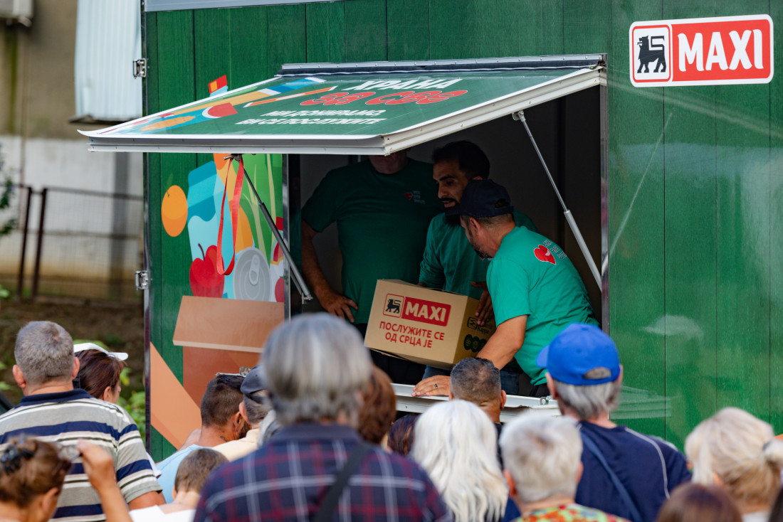 "Hrana za sve" na 14 lokacija širom Srbije: Trgovinski lanac MAXI pokrenuo program direktnih donacija viškova hrane građanima
