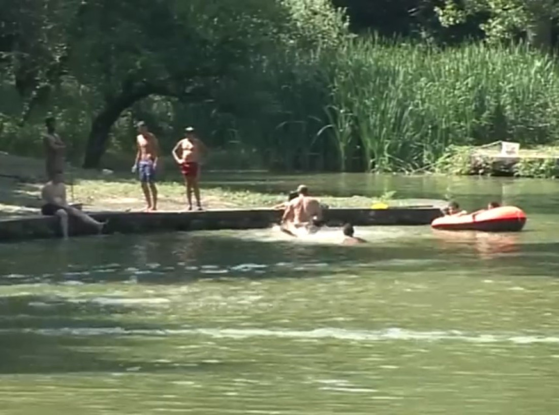 Letnje osveženje tokom tropskih dana: Ovo su najbolja kupališta blizu Beograda koja ne smete propustiti! (FOTO)